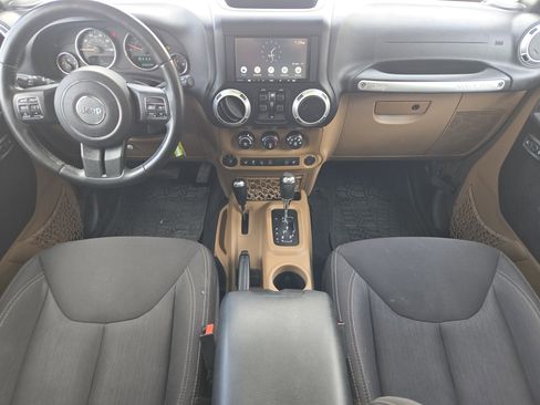 Used 2015 Jeep Wrangler Unlimited Sahara w/ Connectivity Group image 24