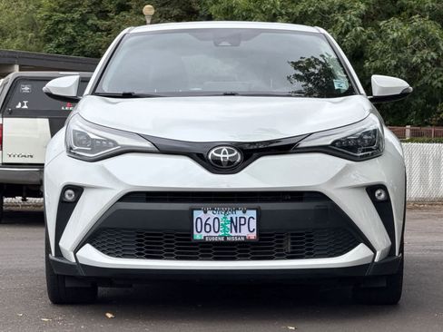 Used 2022 Toyota C-HR Limited FWD image 10