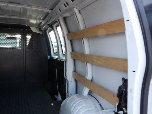 Used 2024 Chevrolet Express 2500 w/ Driver Convenience Package RWD image 23