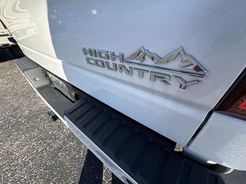 Certified 2021 Chevrolet Silverado 1500 High Country w/ Technology Package image 39