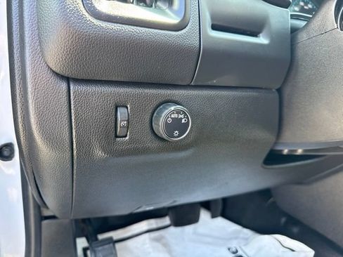 Used 2022 Chevrolet Colorado LT w/ Fleet Safety Package RWD image 9