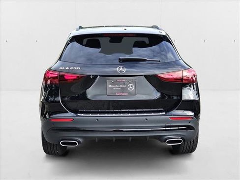 Used 2025 Mercedes-Benz GLA 250 image 7