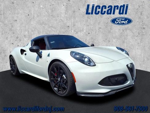 Used 2015 Alfa Romeo 4C Coupe w/ Leather Interior Group image 1