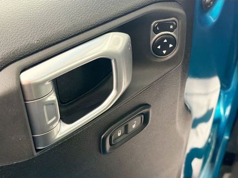 Used 2024 Jeep Wrangler Willys image 17