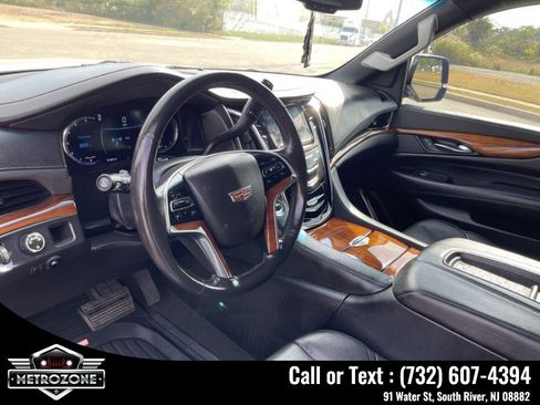 Used 2016 Cadillac Escalade 2WD image 25