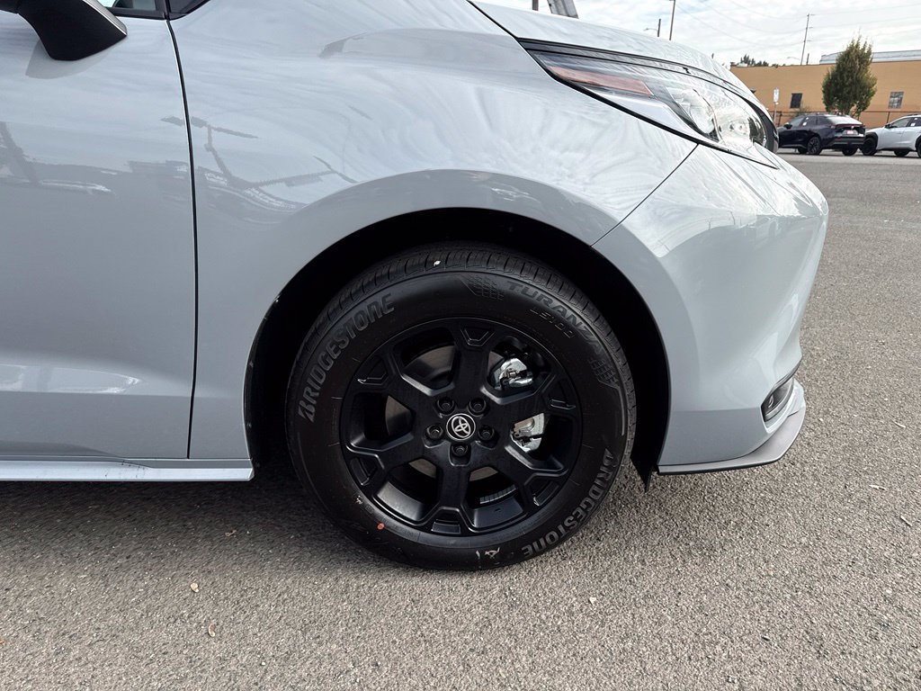 New 2026 Toyota Sienna XLE Woodland Edition AWD/4WD image 13