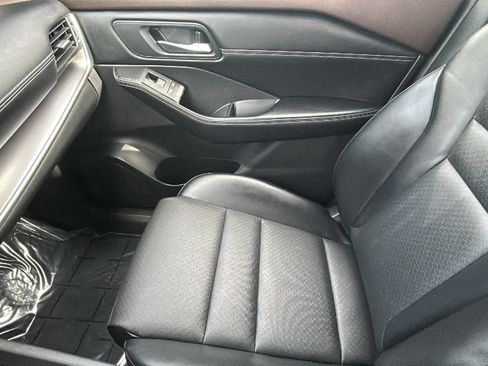 Used 2023 Nissan Rogue SV w/ SV Premium B Package AWD/4WD image 12