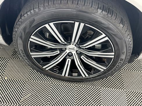 Used 2023 Volvo XC90 B6 Core image 11