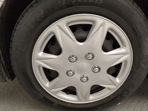 Used 2019 Hyundai Accent SE image 31