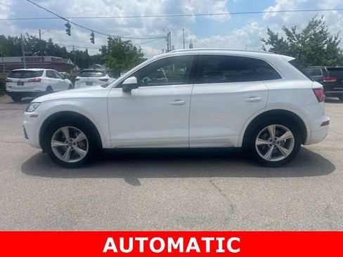Used 2020 Audi Q5 2.0T Premium w/ Convenience Package image 3