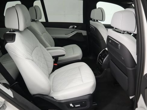 Used 2026 BMW X7 xDrive40i AWD/4WD image 23