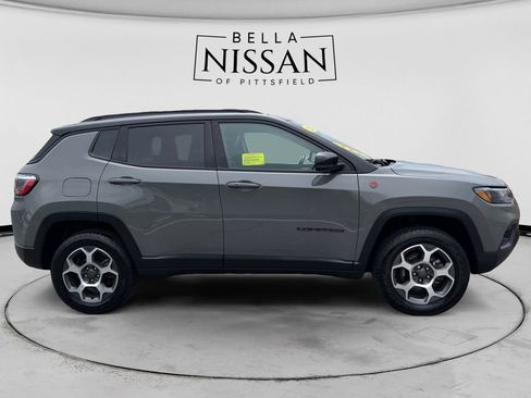 Used 2022 Jeep Compass Trailhawk w/ Sun and Sound Group AWD/4WD image 6