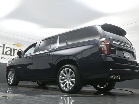 Certified 2023 Chevrolet Suburban Premier w/ Advanced Technology Package image 5