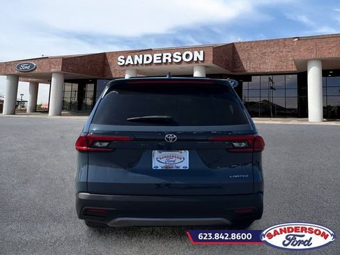 Used 2024 Toyota Grand Highlander FWD image 4