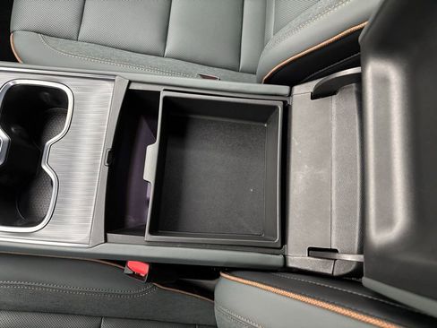 New 2025 GMC Acadia AT4 image 31