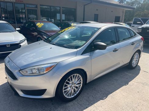 Used 2015 Ford Focus S image 1