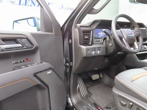 Used 2025 GMC Sierra 1500 AT4 image 45