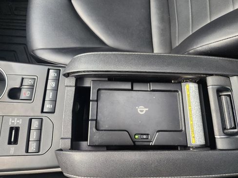 Used 2021 Toyota Highlander XLE image 21