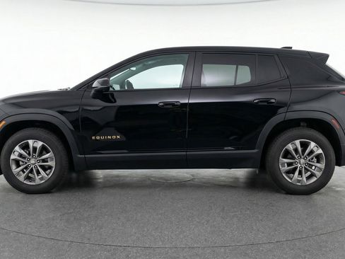 Used 2025 Chevrolet Equinox LT image 5