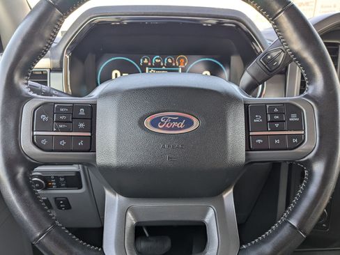 Used 2022 Ford F150 Lariat w/ Tow Technology Package image 17