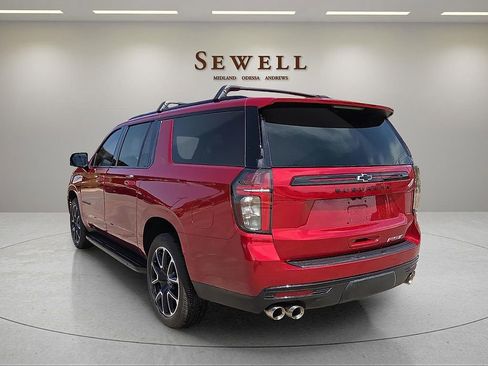 Used 2024 Chevrolet Suburban RST w/ Sport Performance Package AWD/4WD image 3