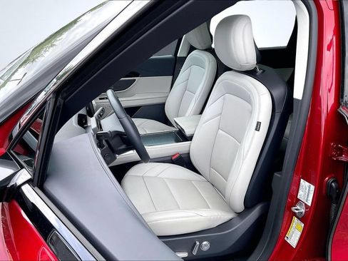 Used 2026 Lincoln Nautilus Premier w/ Equipment Group 102A AWD/4WD image 22