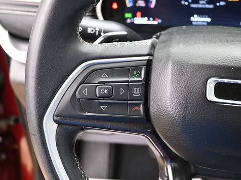 Used 2023 Jeep Grand Cherokee L Laredo AWD/4WD image 19