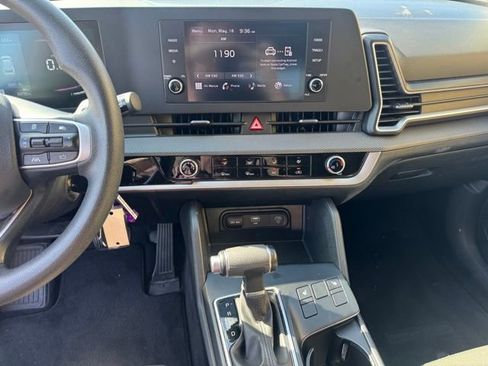 Certified 2024 Kia Sportage LX AWD/4WD image 18