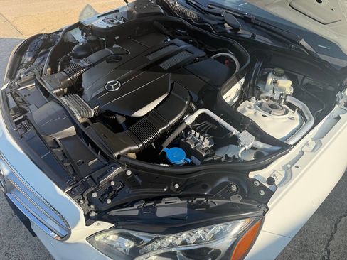 Used 2016 Mercedes-Benz E 400 Sedan image 40