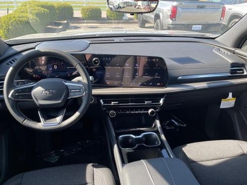 New 2026 Chevrolet Traverse LT w/ Midnight/Sport Edition image 17