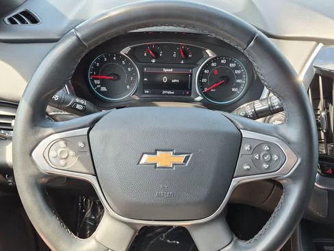 Used 2023 Chevrolet Traverse LT FWD image 18
