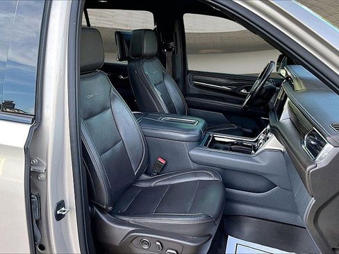 Used 2021 GMC Yukon Denali w/ Denali Premium Package AWD/4WD image 7