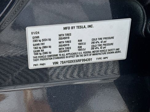 Used 2024 Tesla Model Y Long Range AWD/4WD image 12