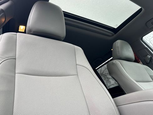 Used 2017 Toyota Highlander Limited image 22