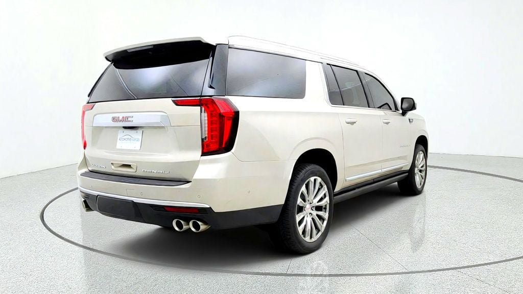 Used 2023 GMC Yukon XL Denali w/ Denali Reserve Package AWD/4WD image 5