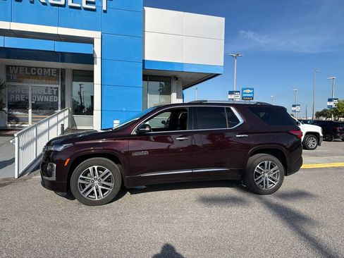 Used 2023 Chevrolet Traverse High Country FWD image 3