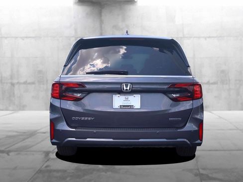 Certified 2025 Honda Odyssey Touring image 6