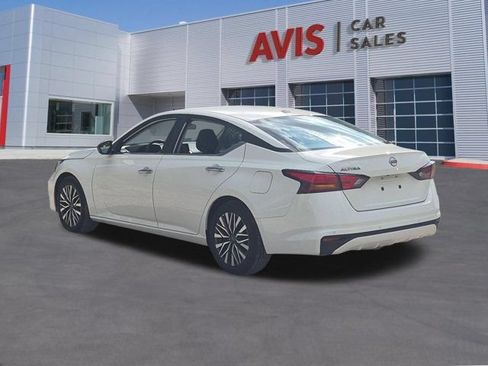Used 2025 Nissan Altima 2.5 SV FWD image 9