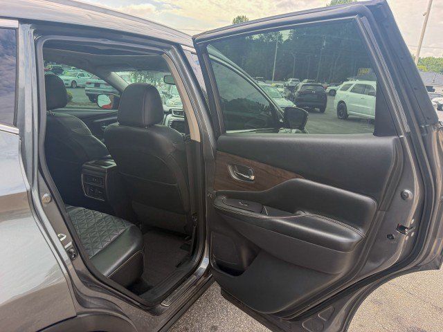 Used 2019 Nissan Murano Platinum w/ Cargo Package FWD image 19