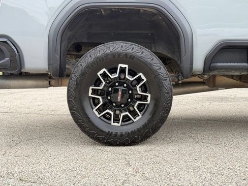 Used 2024 GMC Sierra 2500 AT4X AWD/4WD image 11