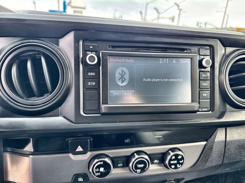 Used 2017 Toyota Tacoma SR image 18