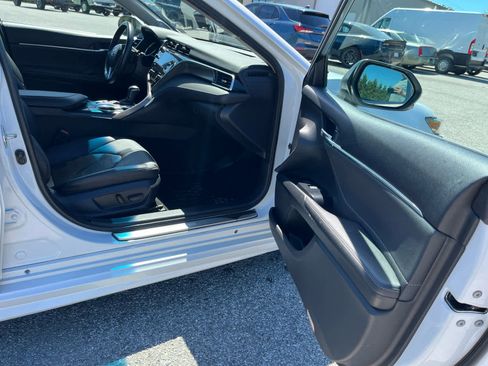 Used 2018 Toyota Camry XSE w/ Driver Assist Package FWD image 32