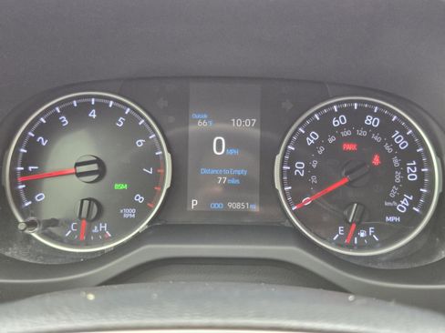 Used 2020 Toyota RAV4 XLE Premium FWD image 12