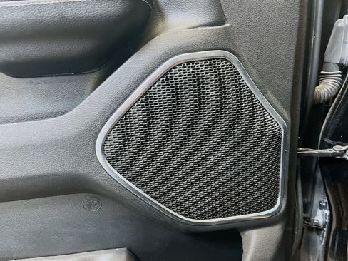 Used 2022 RAM 1500 Laramie AWD/4WD image 18