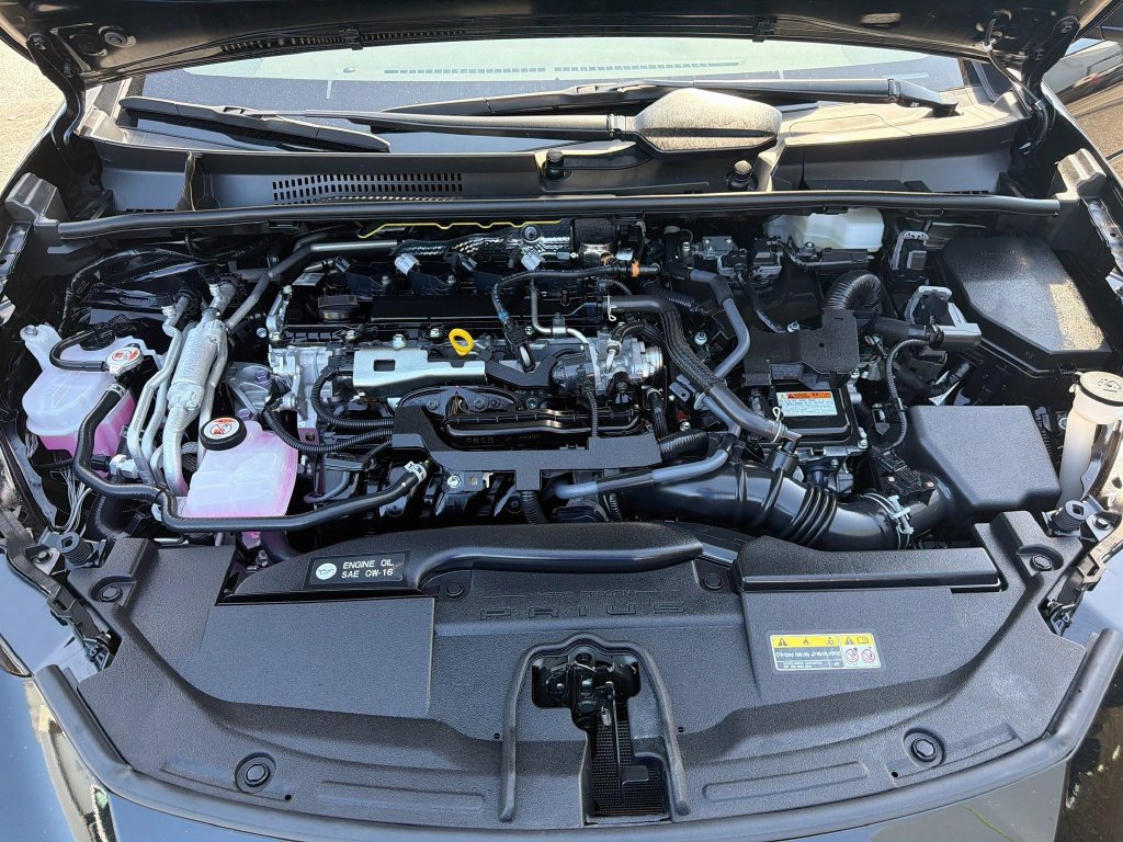 Used 2025 Toyota Prius Plug-In Hybrid FWD image 35