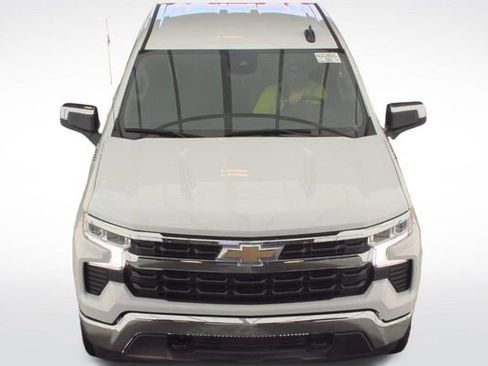 Used 2024 Chevrolet Silverado 1500 LT AWD/4WD image 7