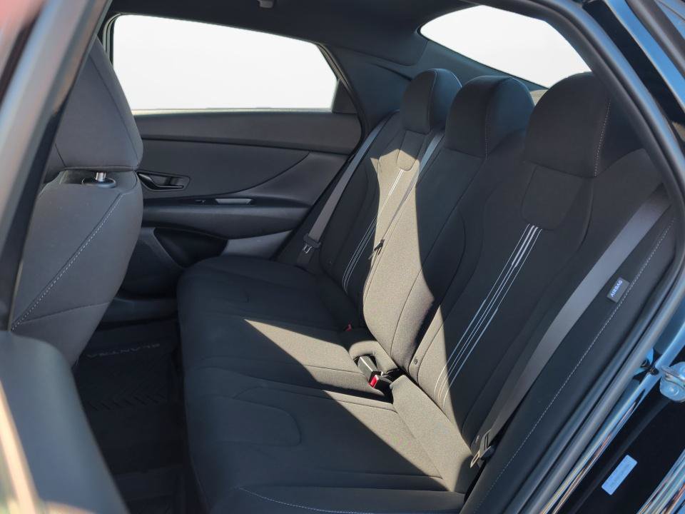 Certified 2025 Hyundai Elantra Sport FWD image 12