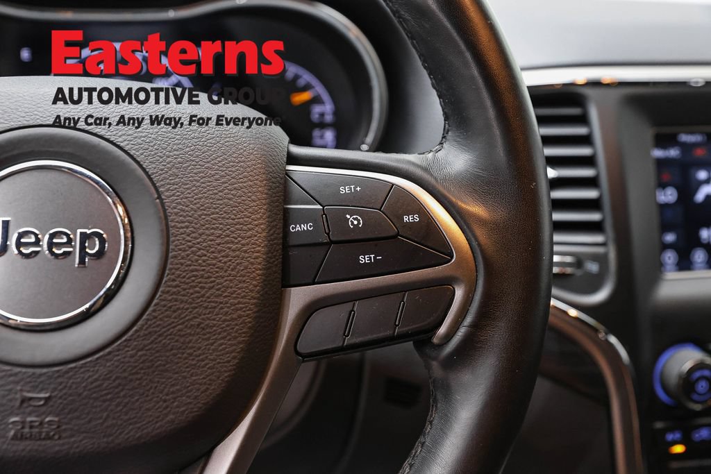 Used 2021 Jeep Grand Cherokee Laredo AWD/4WD image 18
