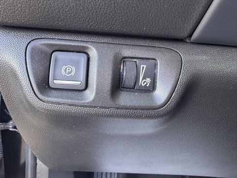 Used 2023 GMC Acadia SLT image 5