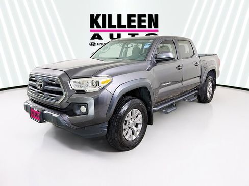 Used 2017 Toyota Tacoma SR5 image 3